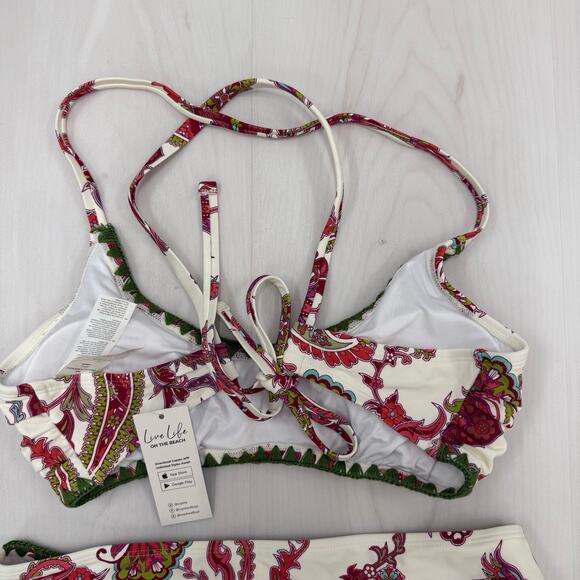 Sunshine Paisley CrossBack Bikini
Bralette & Standard Bottoms Set💕 - Picture 4 of 6